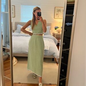 XS MIRTH Two Piece Scalloped Edge Matching Set